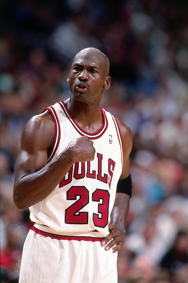 篮在赛场上 篮在赛场上